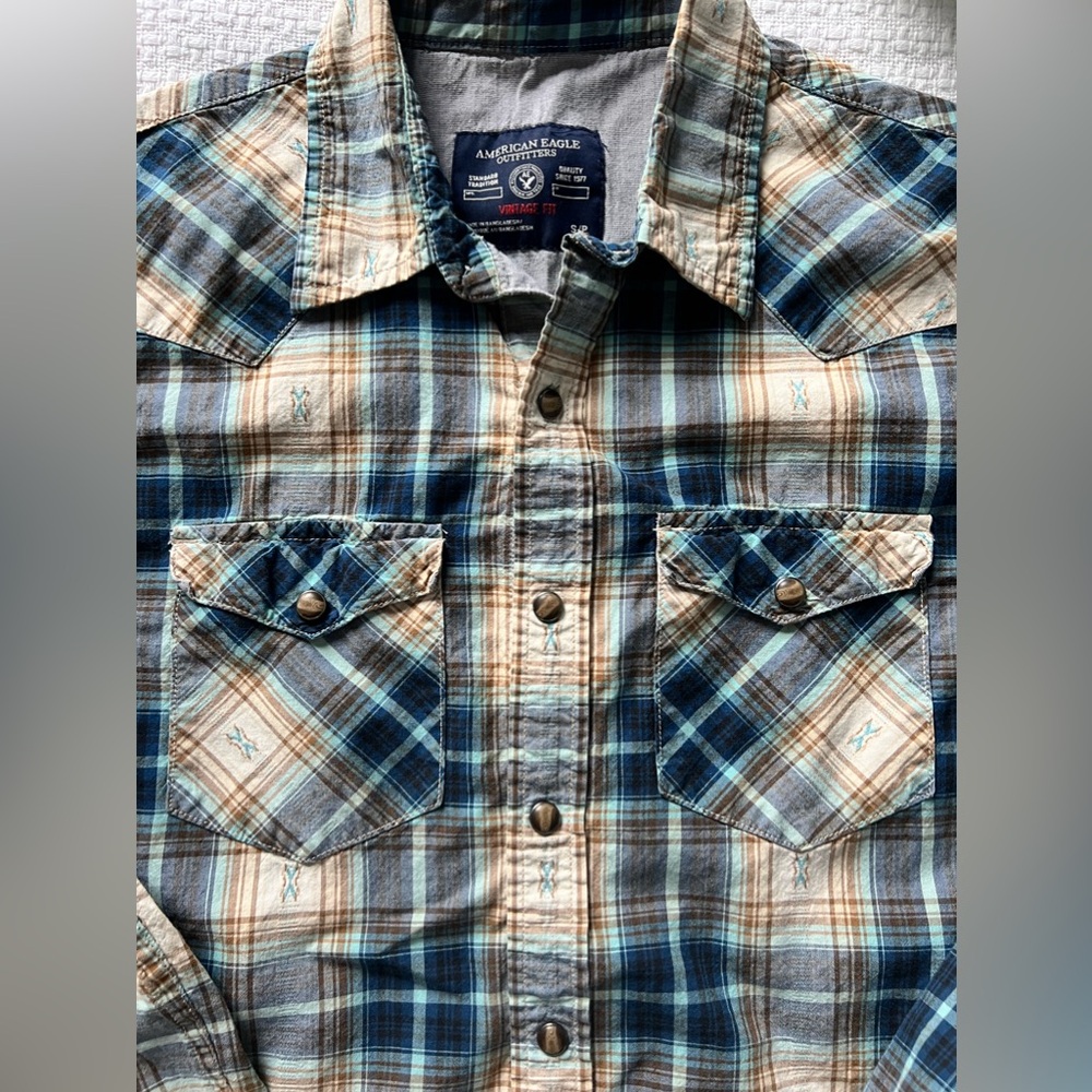 American Eagle button up